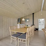 Vakantiehuis Four-bedroom In