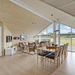 Four-bedroom In Vakantiehuis *