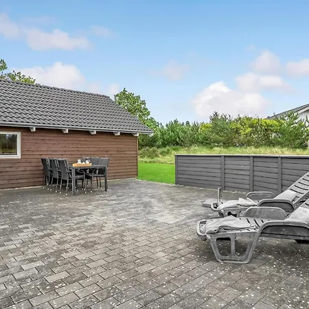 펜션 Four-bedroom In Romo