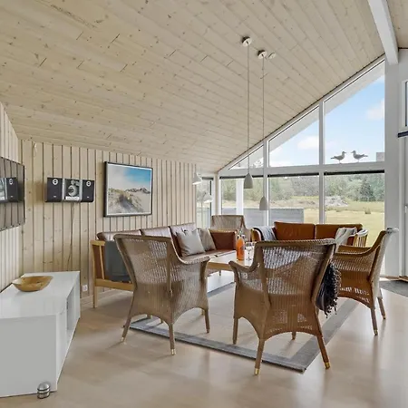 Four-bedroom In Romo 펜션 *