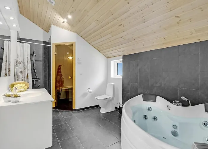 بيت للعطل Four-bedroom In *